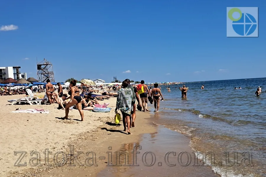 Затока Кароліно-Бугаз пляжі фото