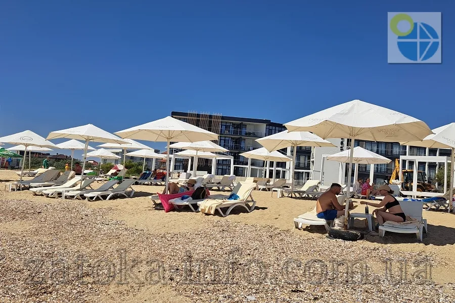 Затока Кароліно-Бугаз пляжі фото